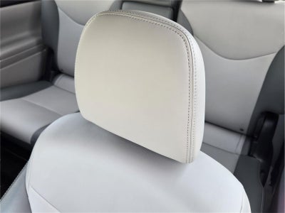 2016 Toyota Prius v Four