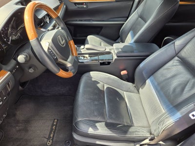 2014 Lexus ES 300h