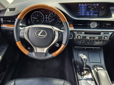 2014 Lexus ES 300h
