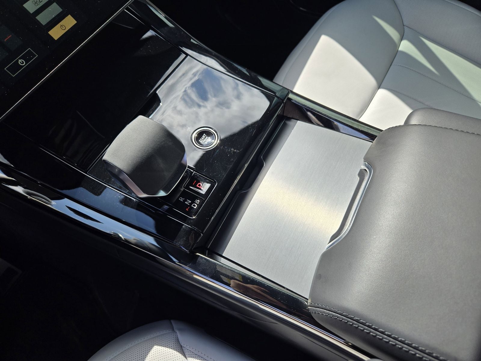 2025 Land Rover Range Rover Sport Dynamic SE