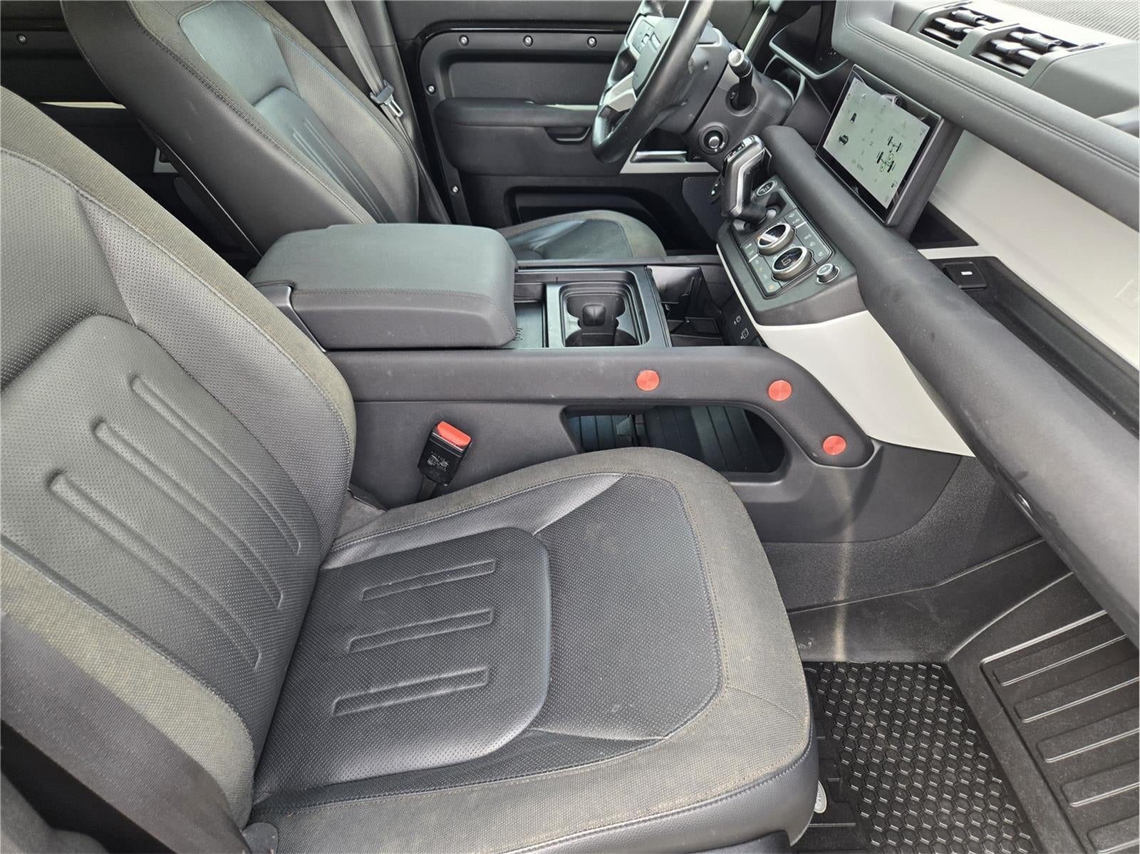 2020 Land Rover Defender SE