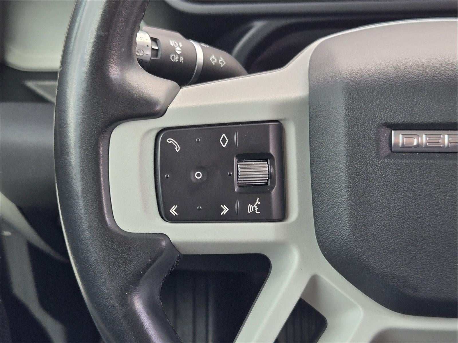 2020 Land Rover Defender SE