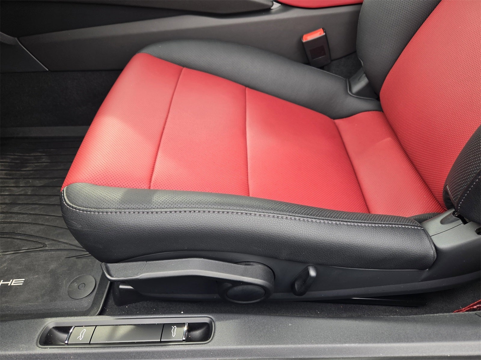 2025 Porsche 718 Cayman Base