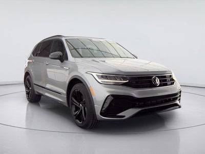 2023 Volkswagen Tiguan SE R-Line Black
