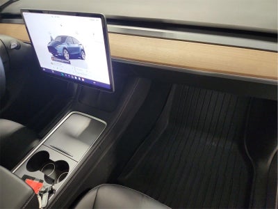 2024 Tesla Modely Base