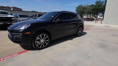 2022 Porsche Cayenne Base