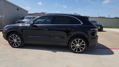 2022 Porsche Cayenne Base