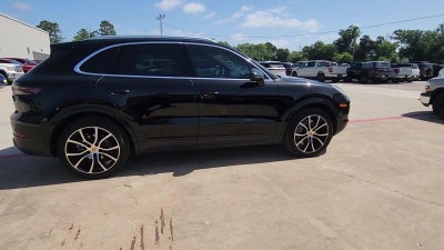 2022 Porsche Cayenne Base