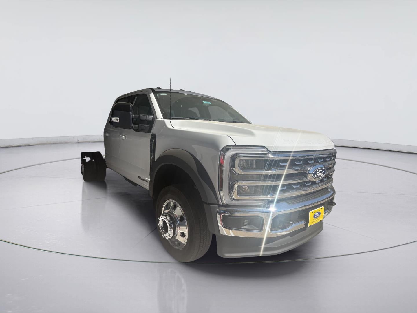 2027 Ford Super Duty F-450 DRW LARIAT
