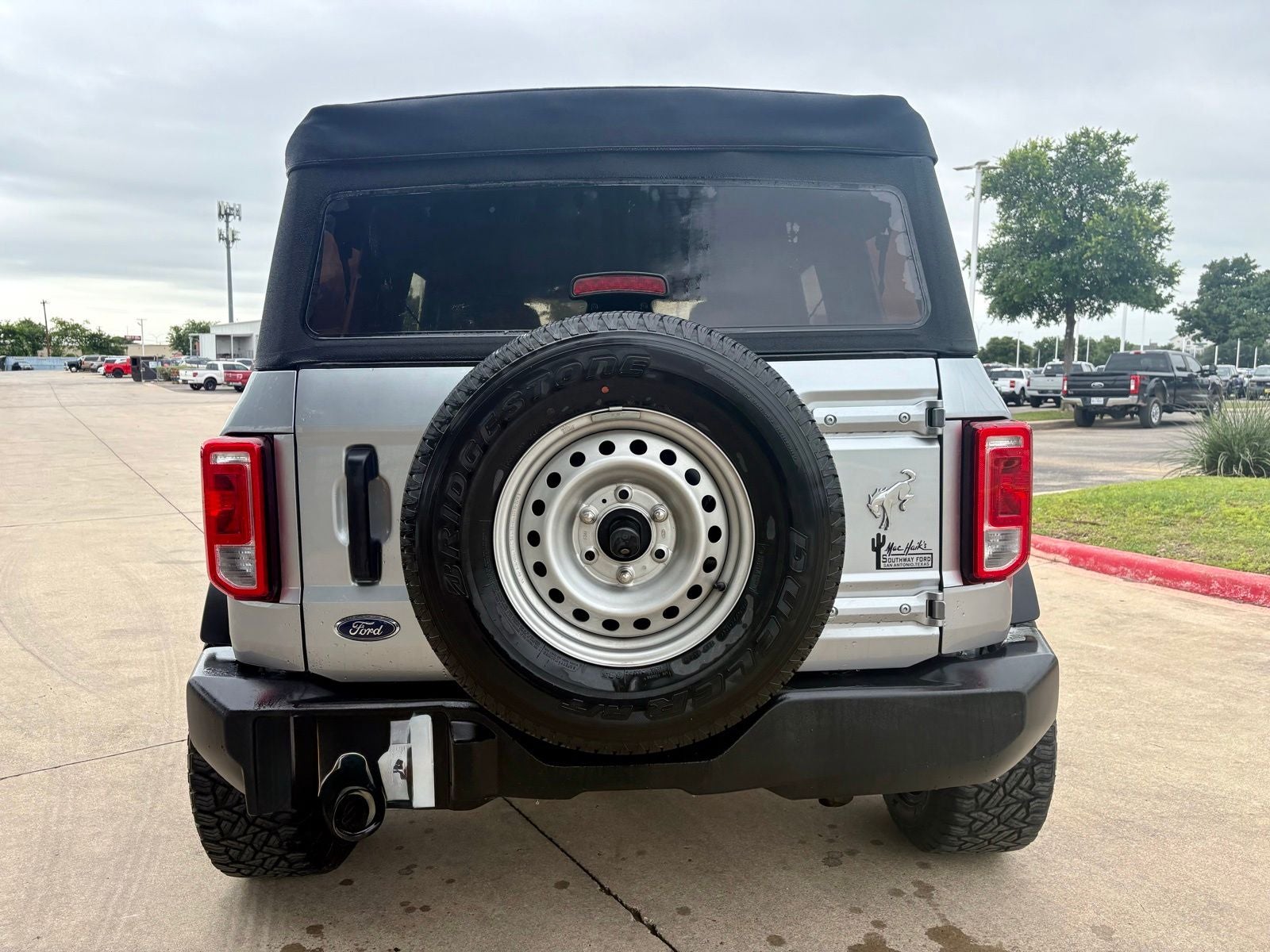2023 Ford Bronco Base