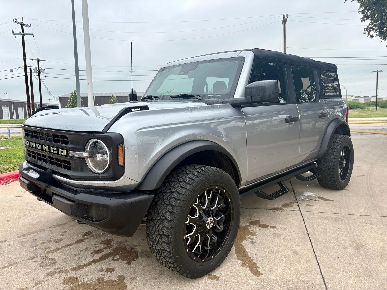 2023 Ford Bronco Base