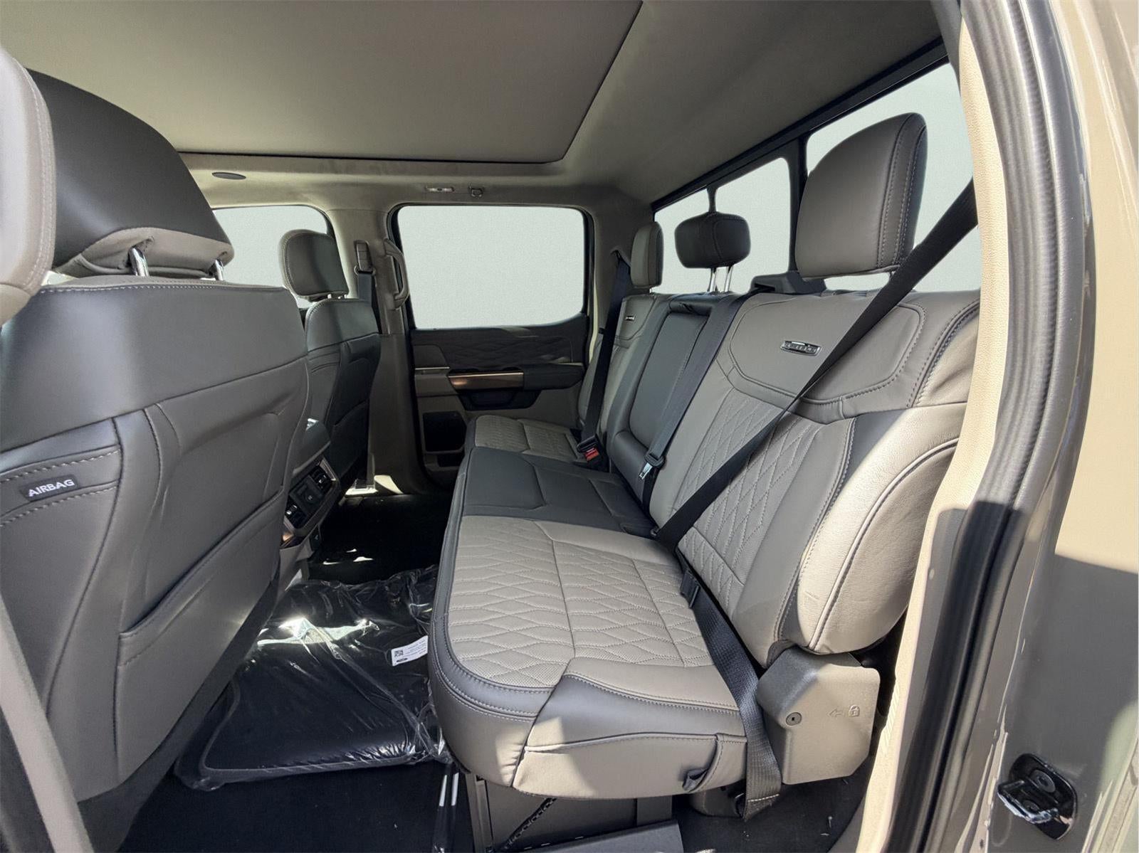 2027 Ford Super Duty F-250 SRW Platinum