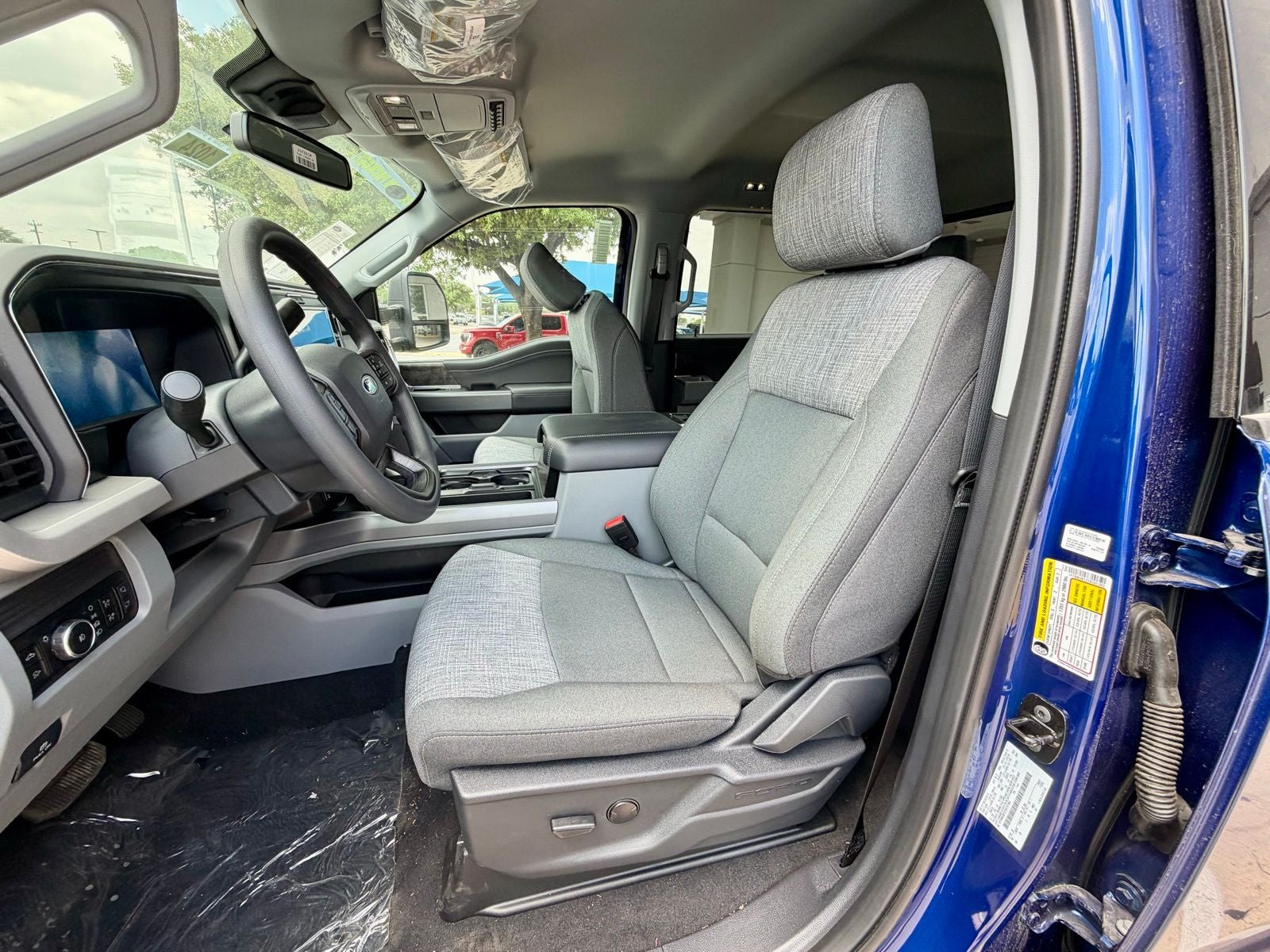 2026 Ford F-250SD XLT Off Road 37