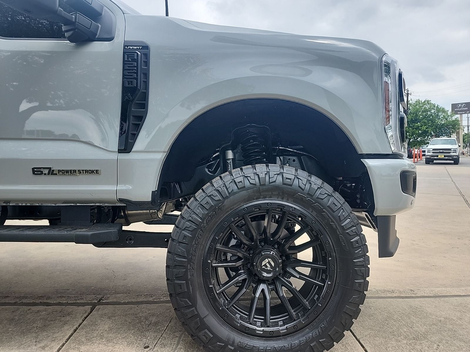 2026 Ford F-250SD Lariat Off Road 37