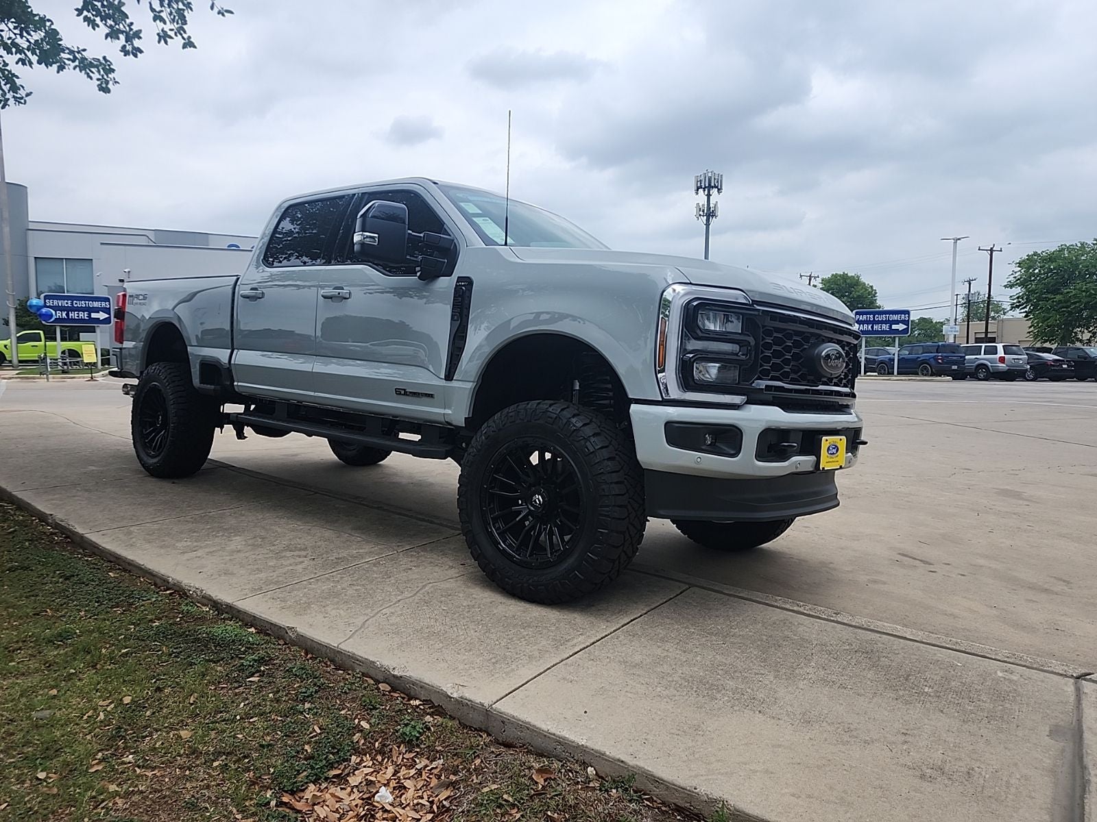 2026 Ford F-250SD Lariat Off Road 37