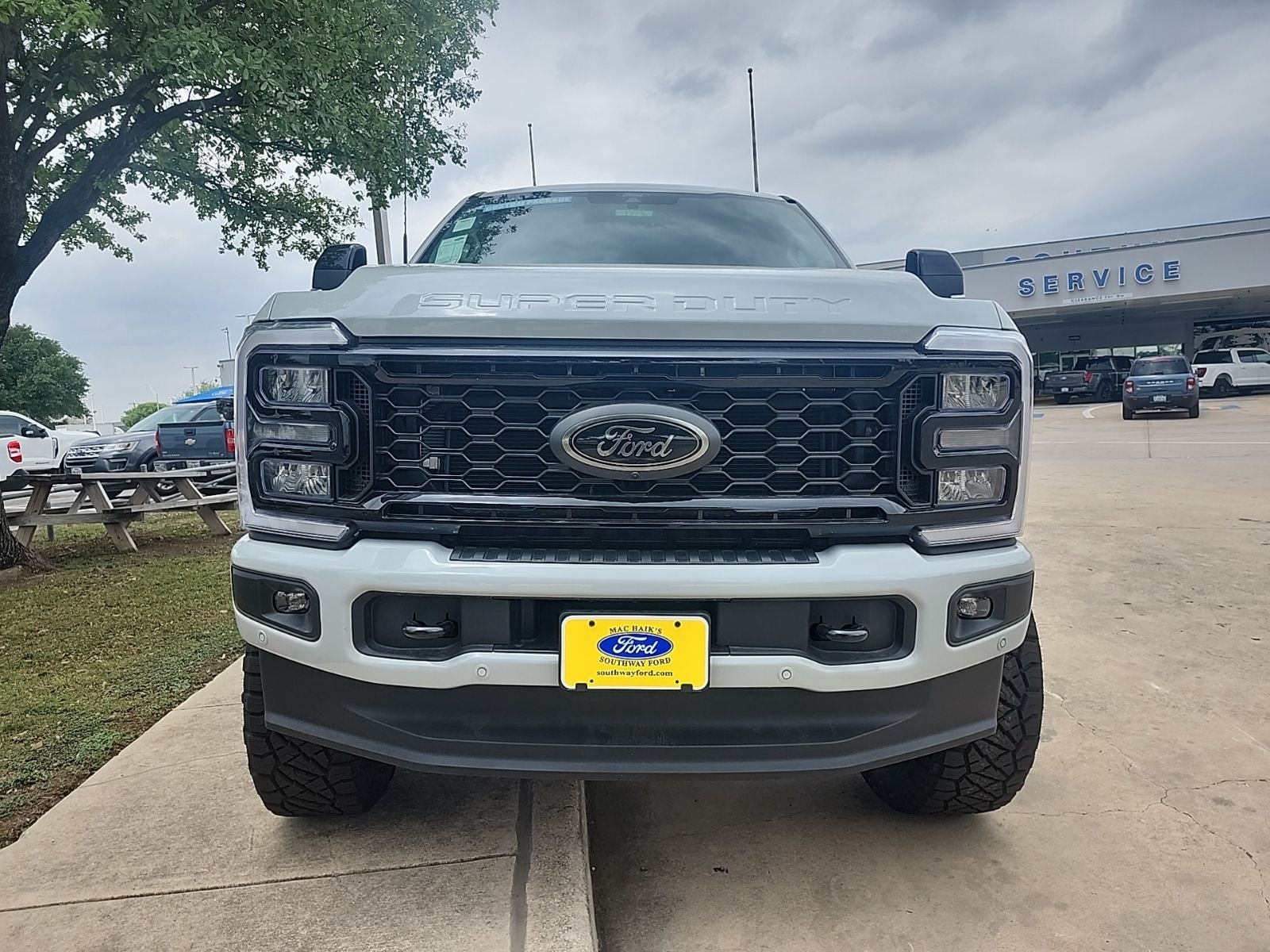 2026 Ford F-250SD Lariat Off Road 37