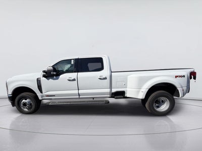 2027 Ford Super Duty F-350 DRW XLT