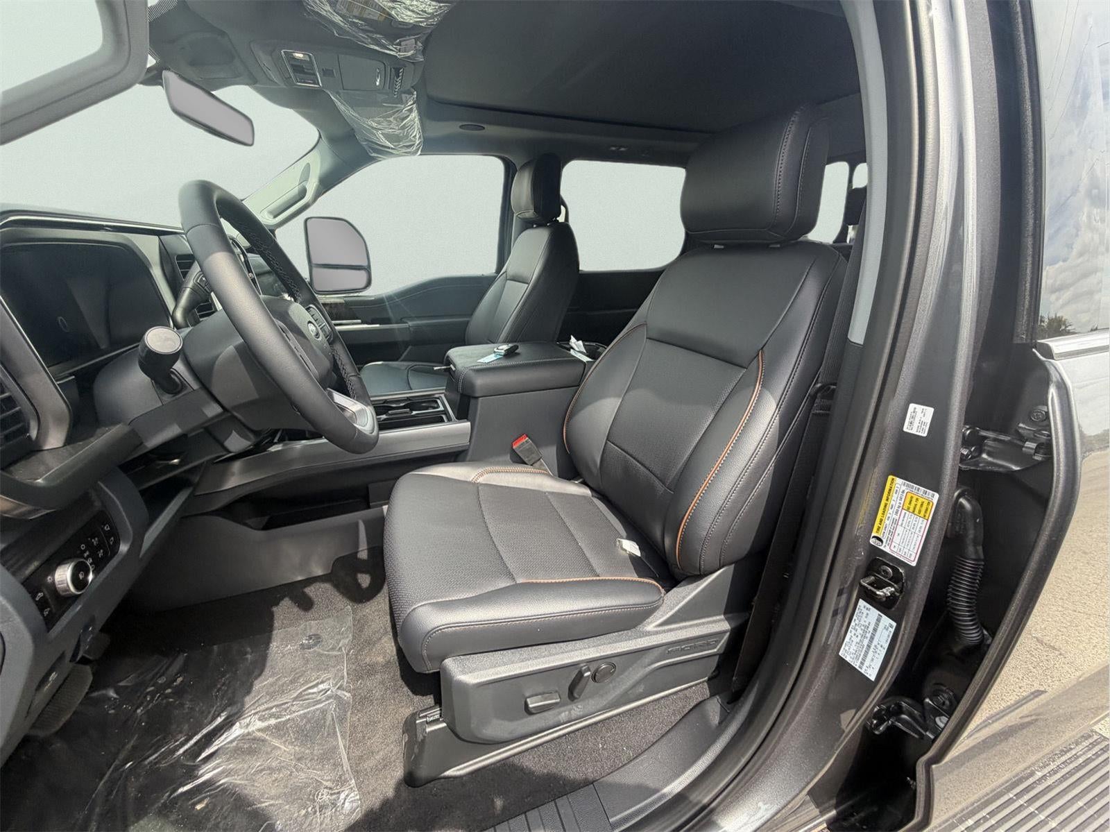 2027 Ford Super Duty F-350 DRW Lariat