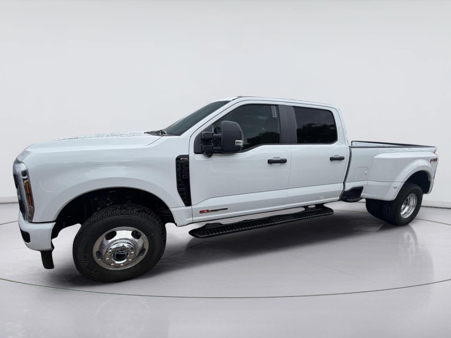 2027 Ford Super Duty F-350 DRW XL