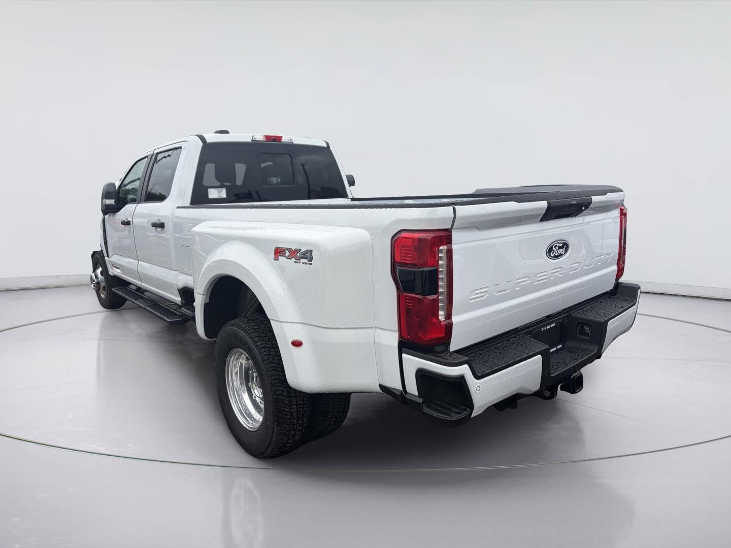 2027 Ford Super Duty F-350 DRW XL