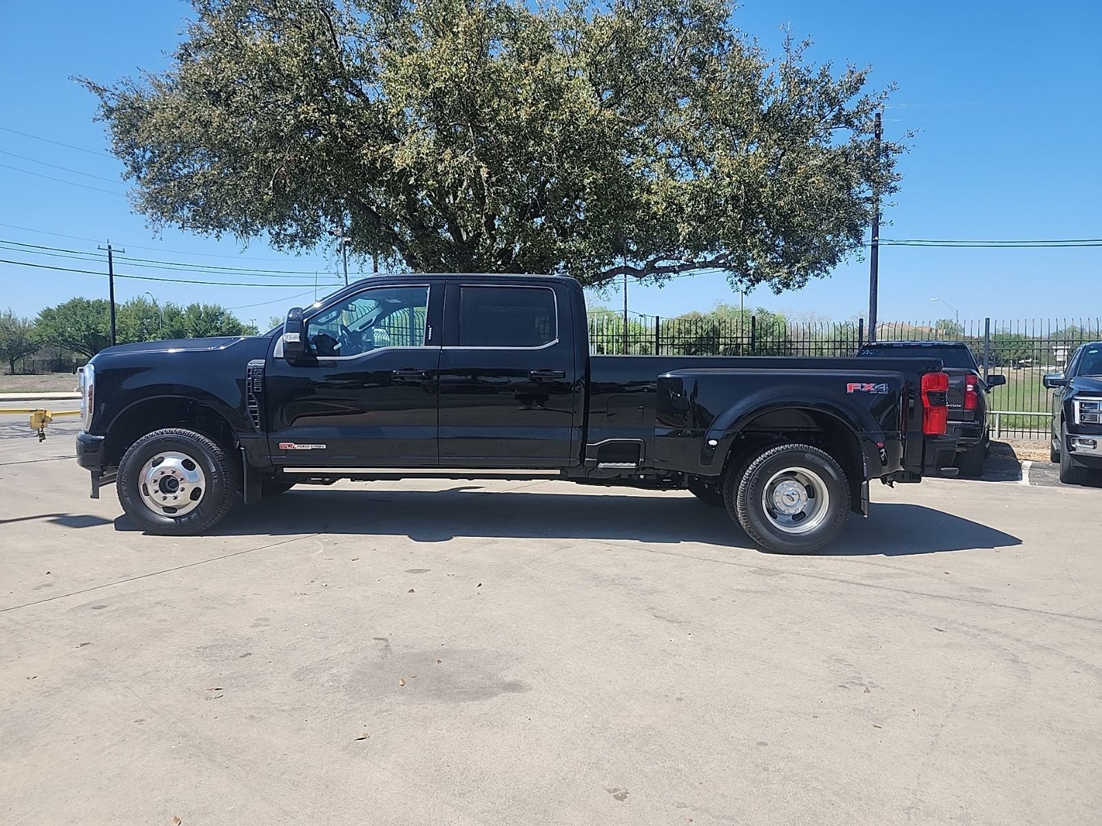 2026 Ford F-350SD Platinum DRW
