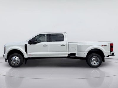 2027 Ford Super Duty F-450 DRW Platinum