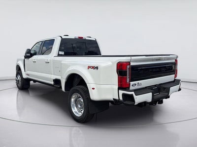 2027 Ford Super Duty F-450 DRW Platinum