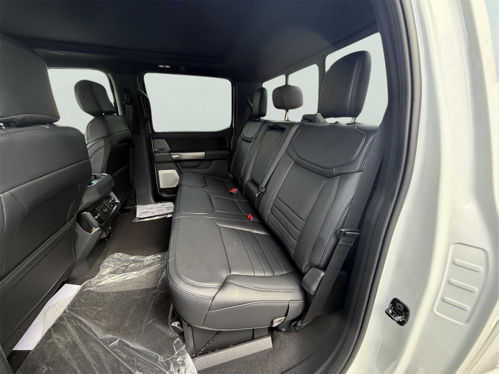 2027 Ford Super Duty F-450 DRW Platinum