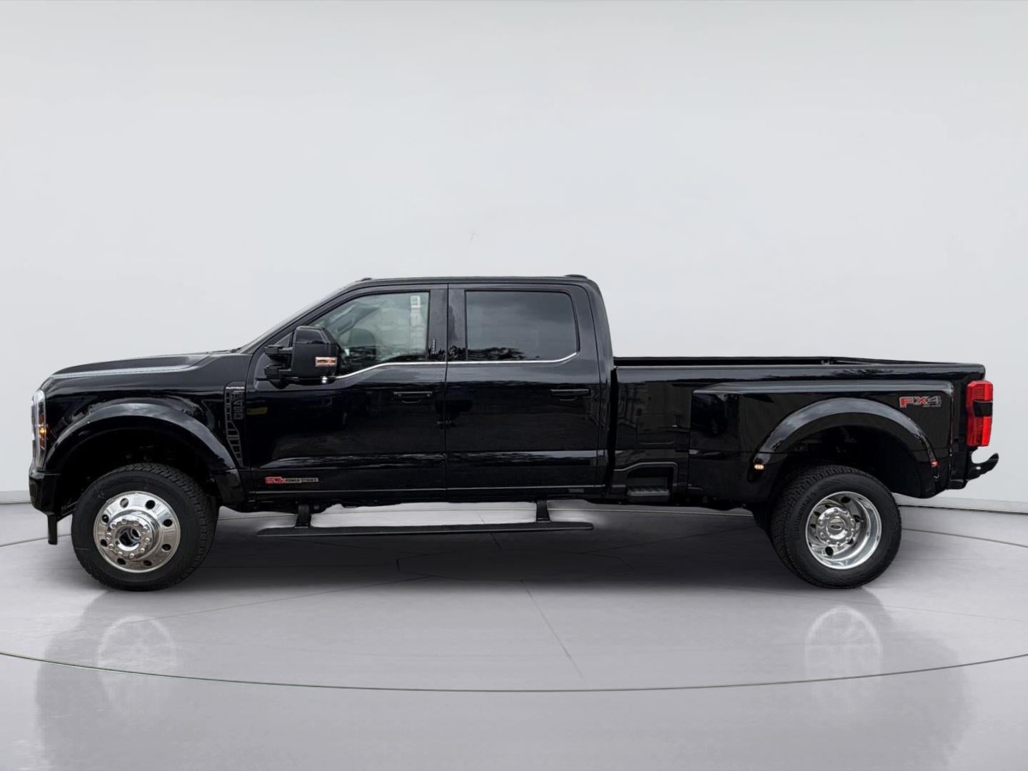2027 Ford Super Duty F-450 DRW Platinum
