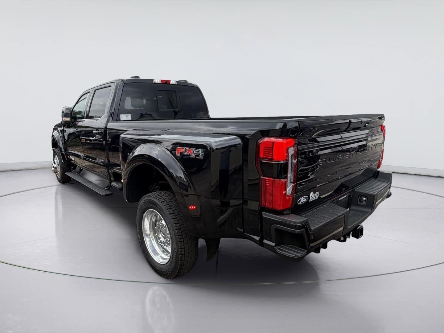 2027 Ford Super Duty F-450 DRW Platinum