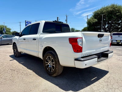 2022 Nissan Titan SV