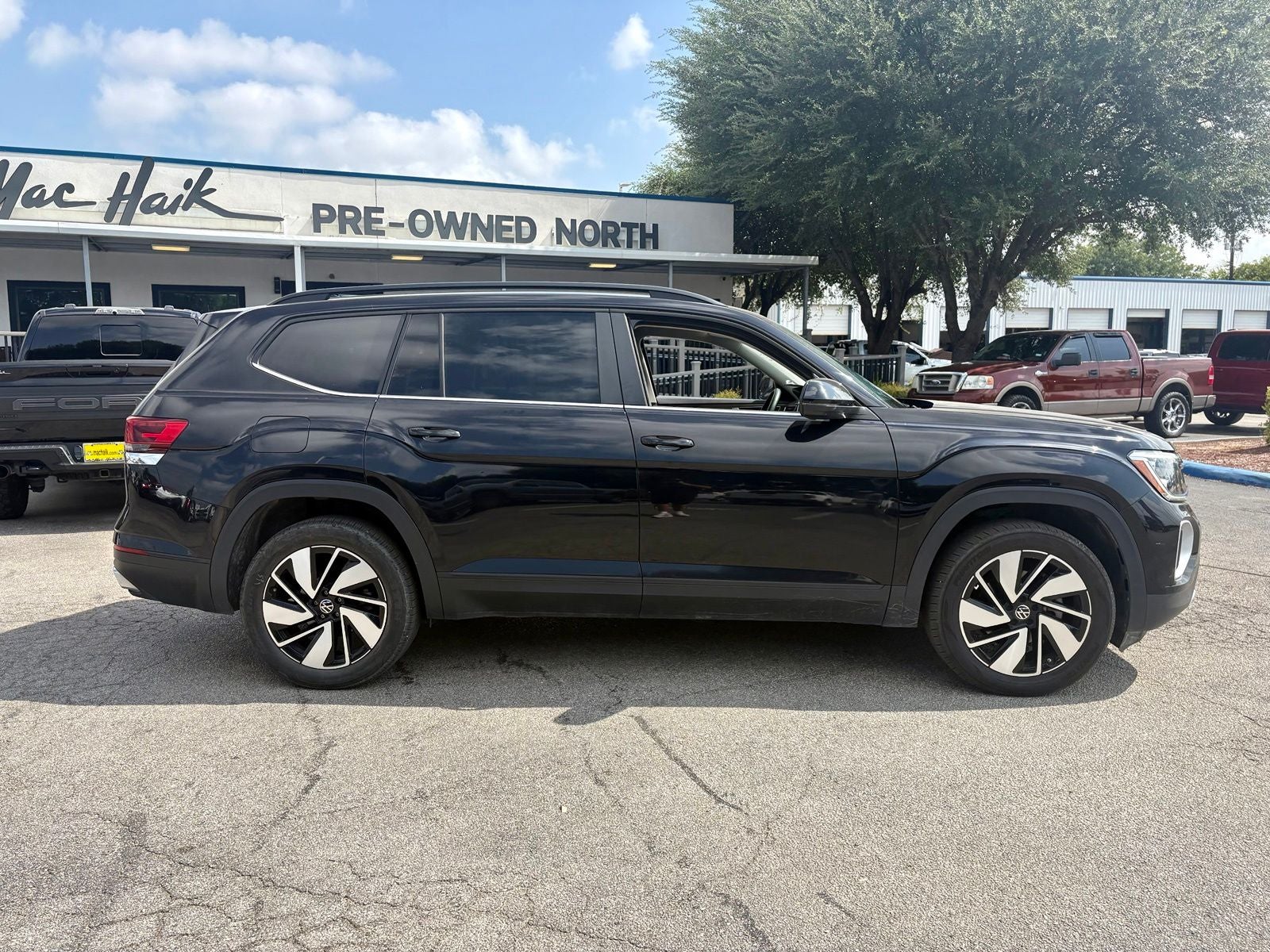 2024 Volkswagen Atlas 2.0T SE w/Technology