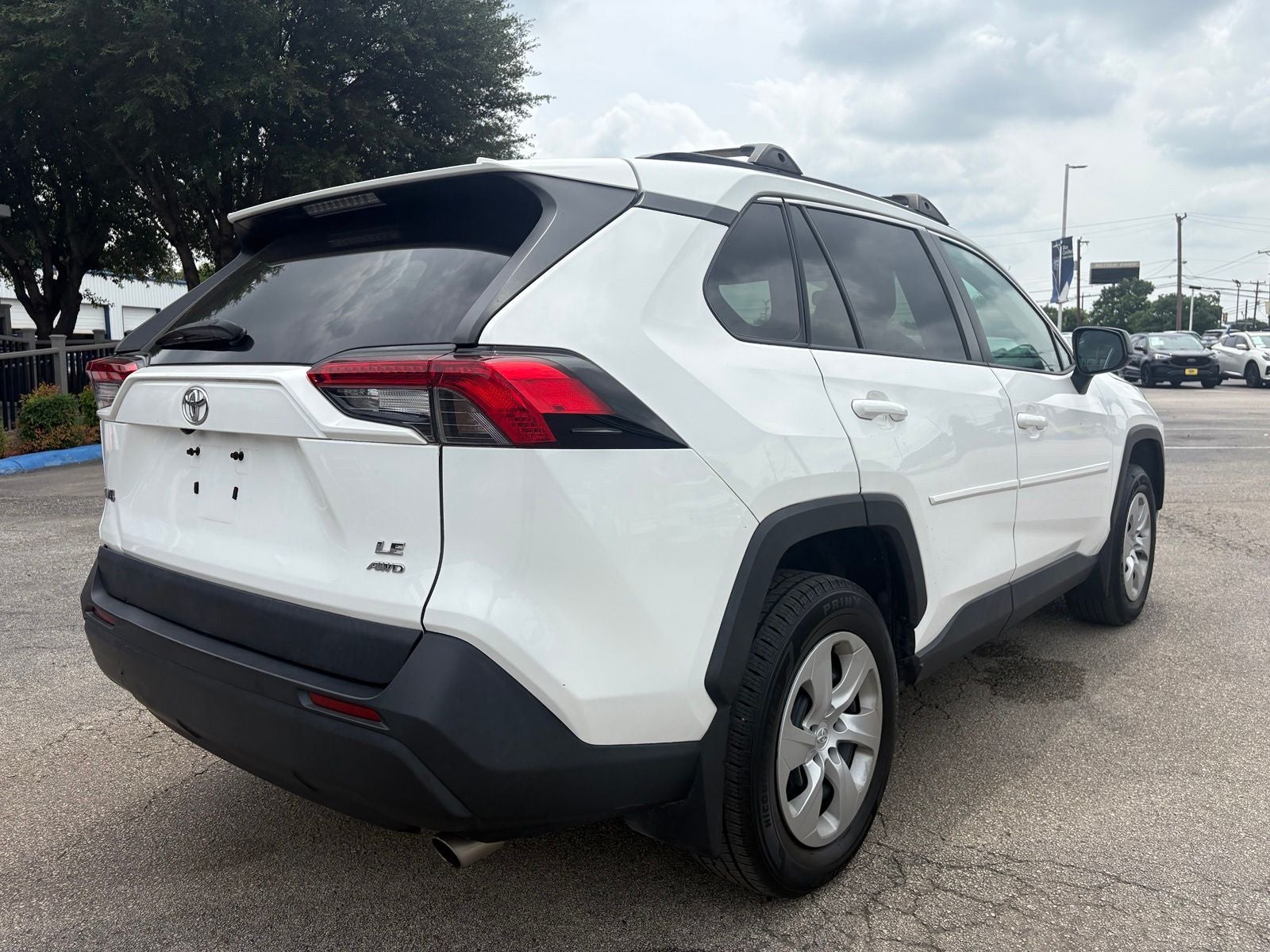 2020 Toyota RAV4 LE