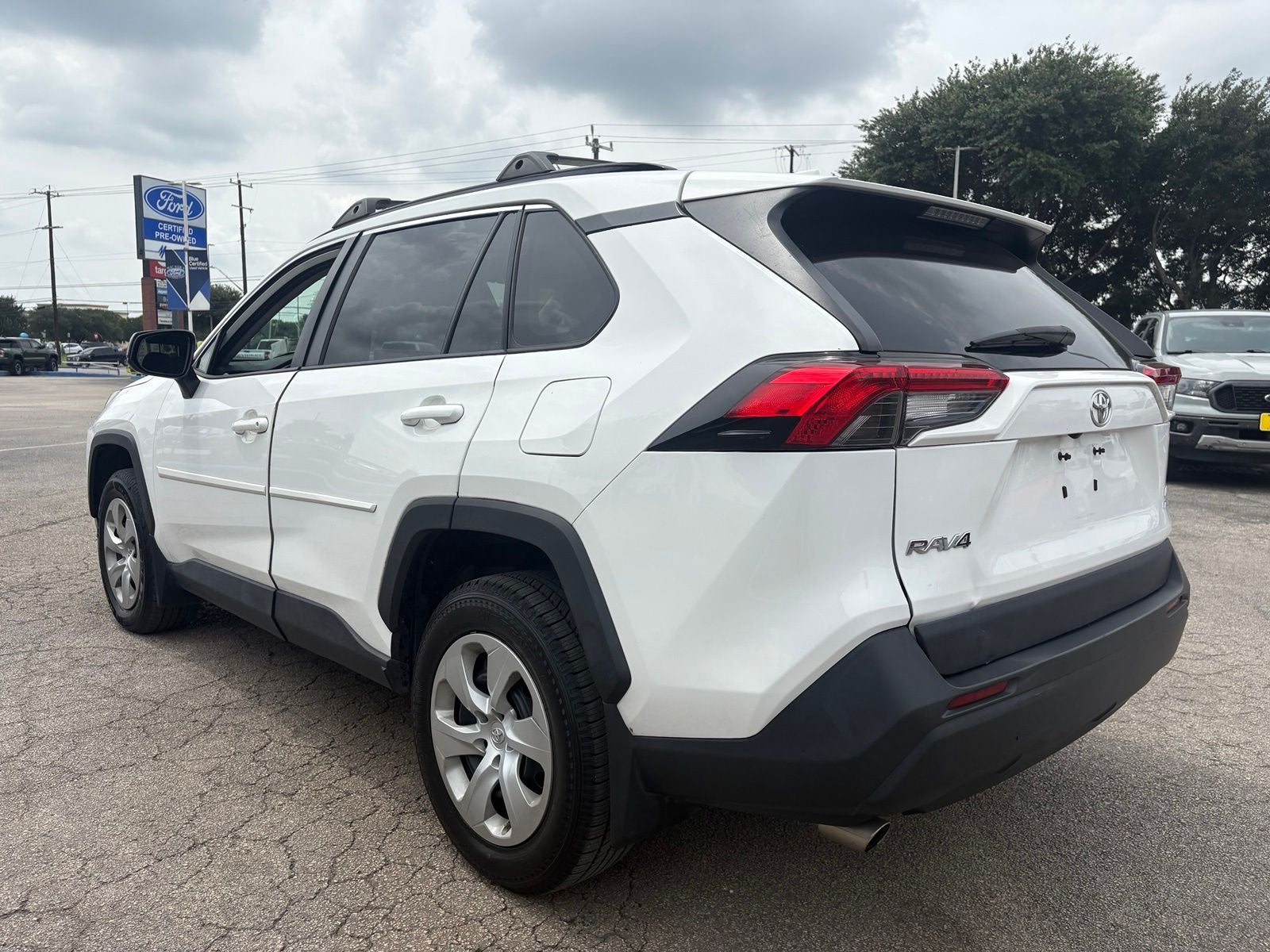 2020 Toyota RAV4 LE