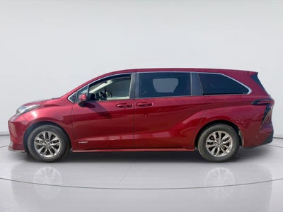 2021 Toyota Sienna LE