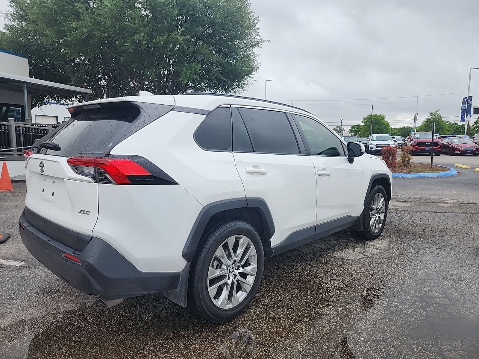 2020 Toyota RAV4 XLE Premium