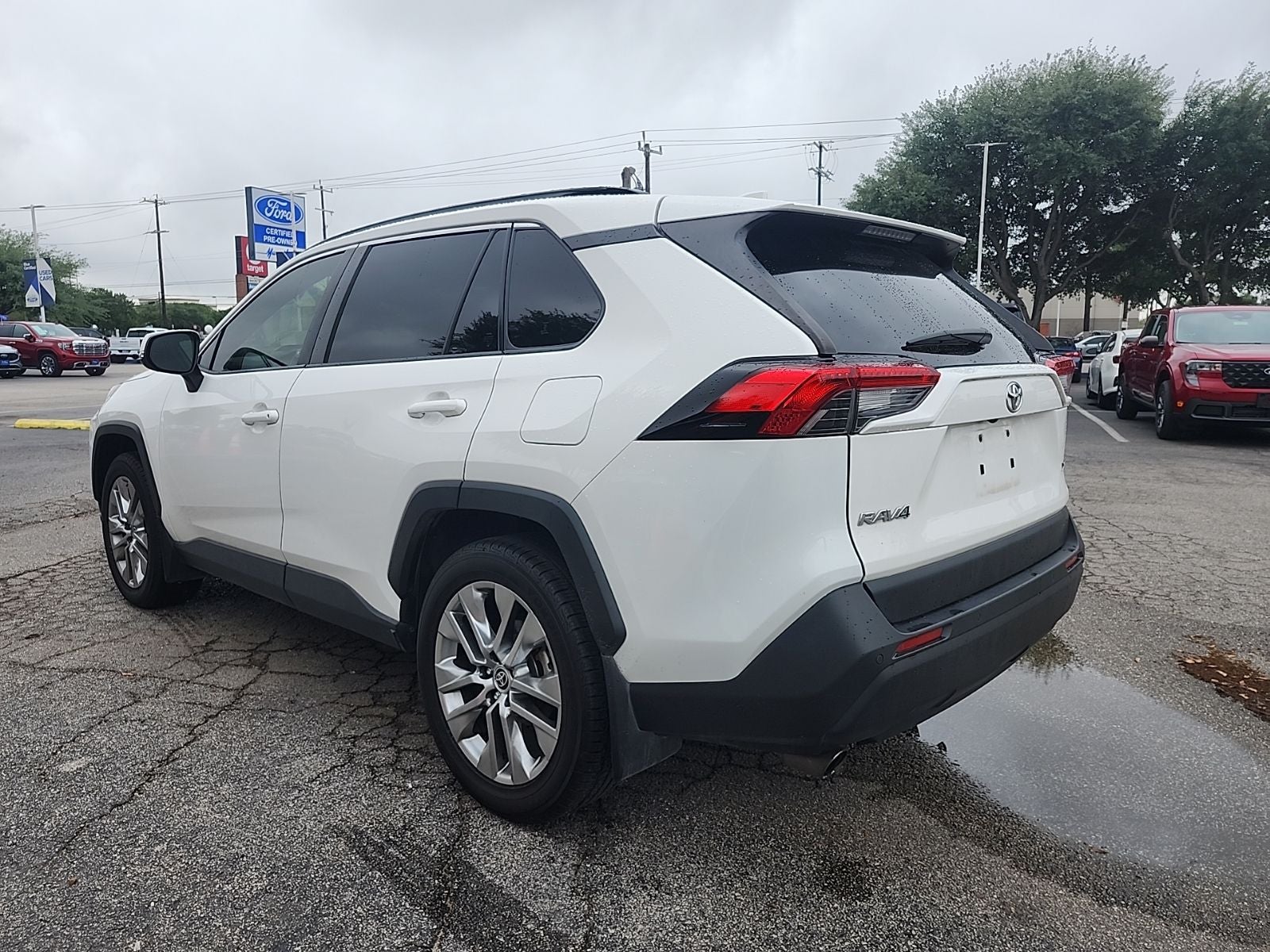 2020 Toyota RAV4 XLE Premium