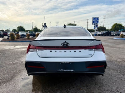 2025 Hyundai Elantra Hybrid Limited