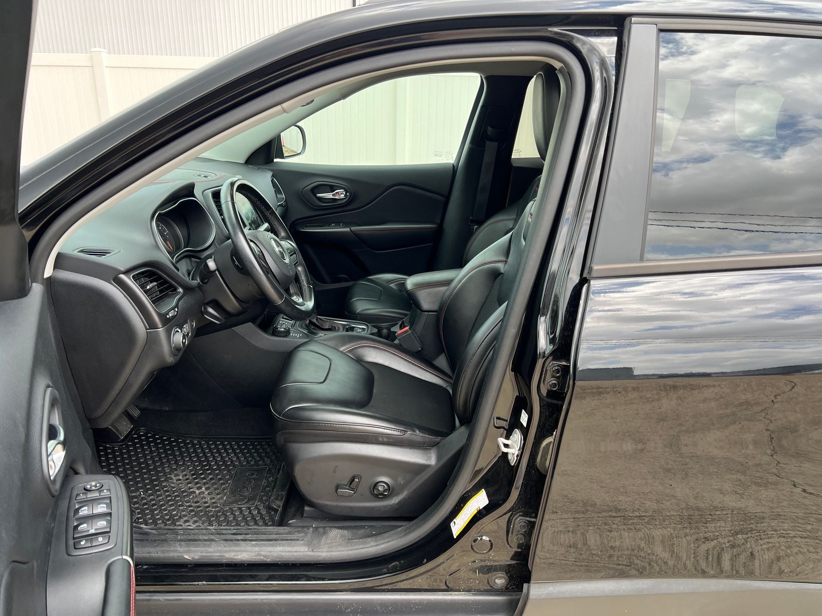 2020 Jeep Cherokee Trailhawk