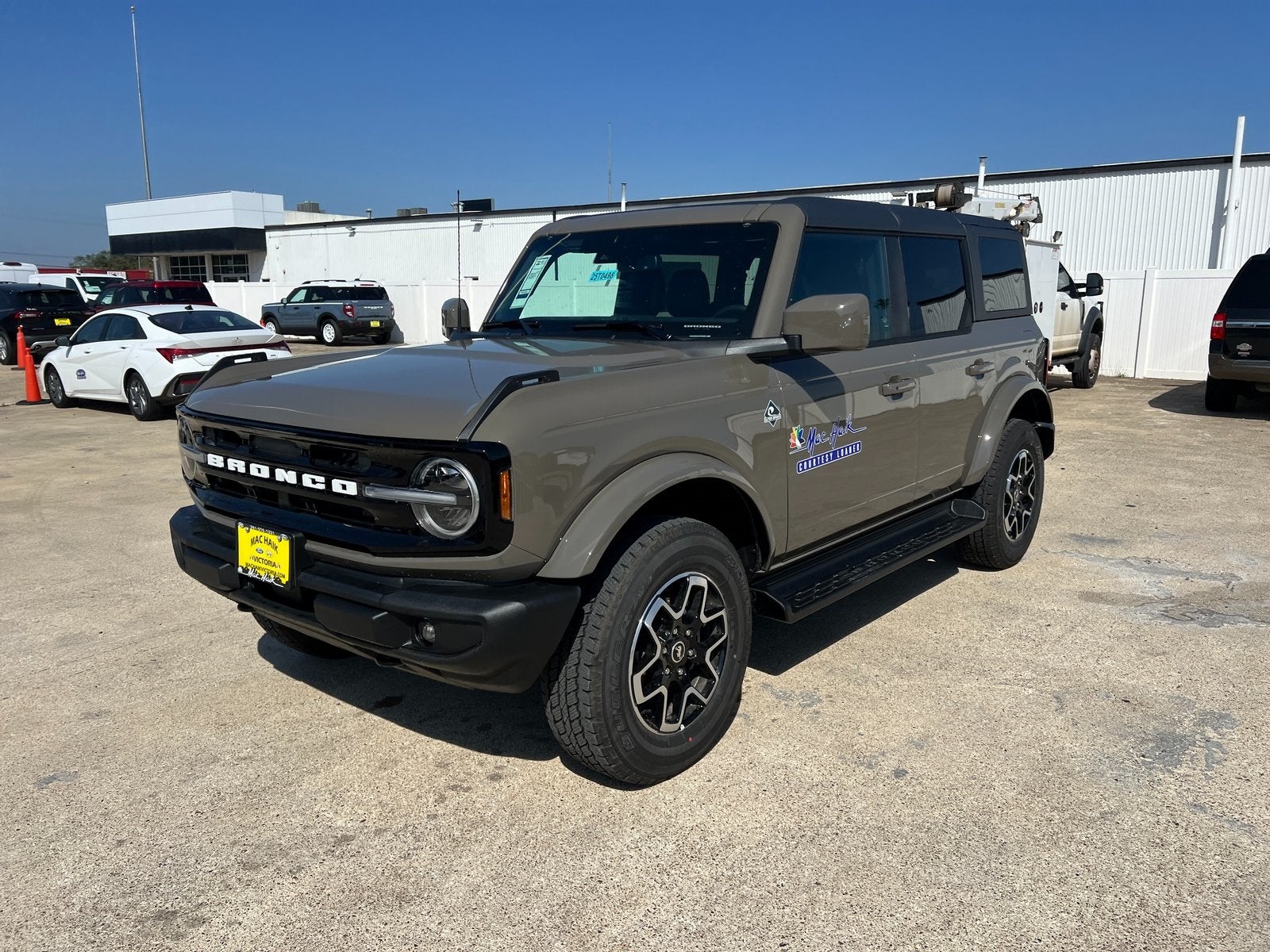 2025 Ford Bronco Outer Banks
