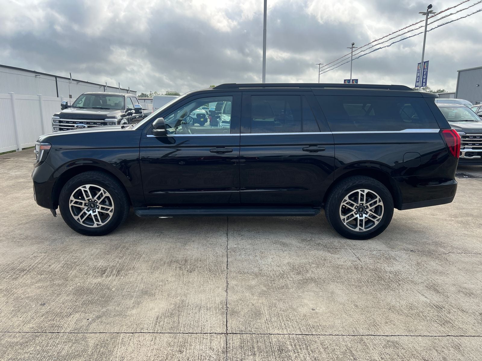 2025 Ford Expedition Max Active