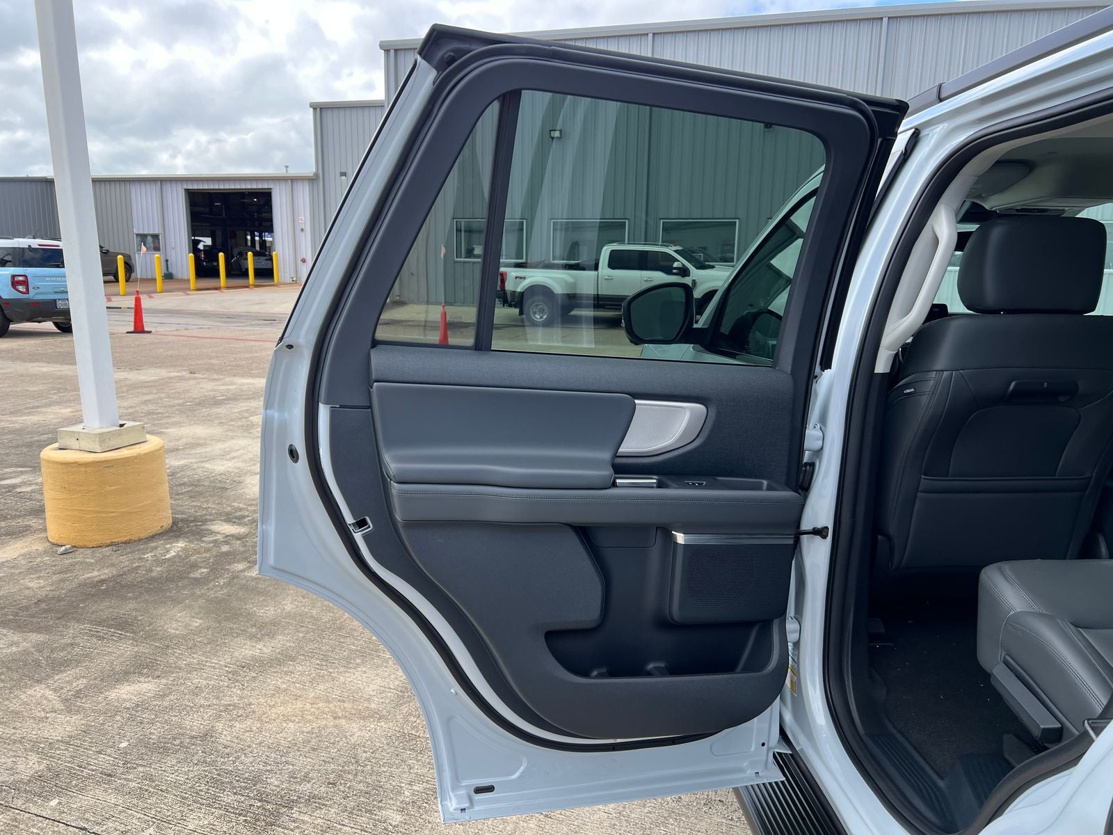 2026 Ford Expedition Active