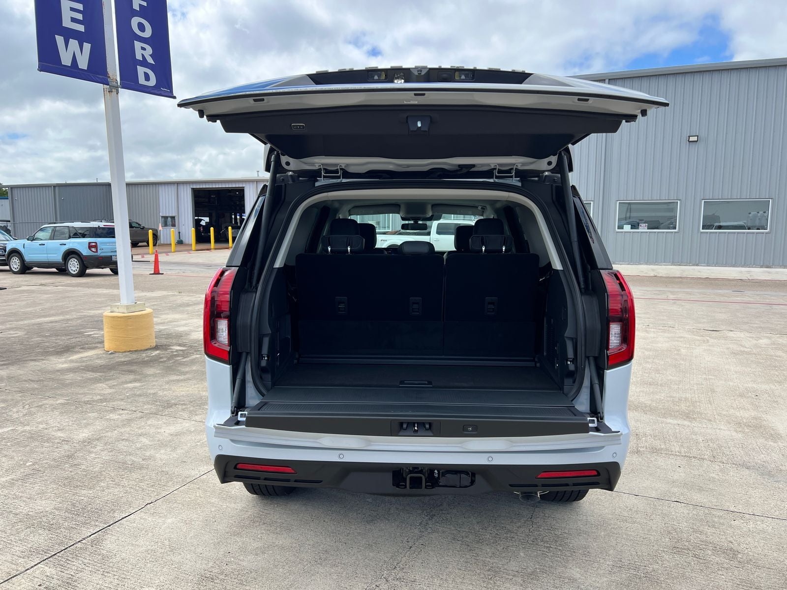 2026 Ford Expedition Active