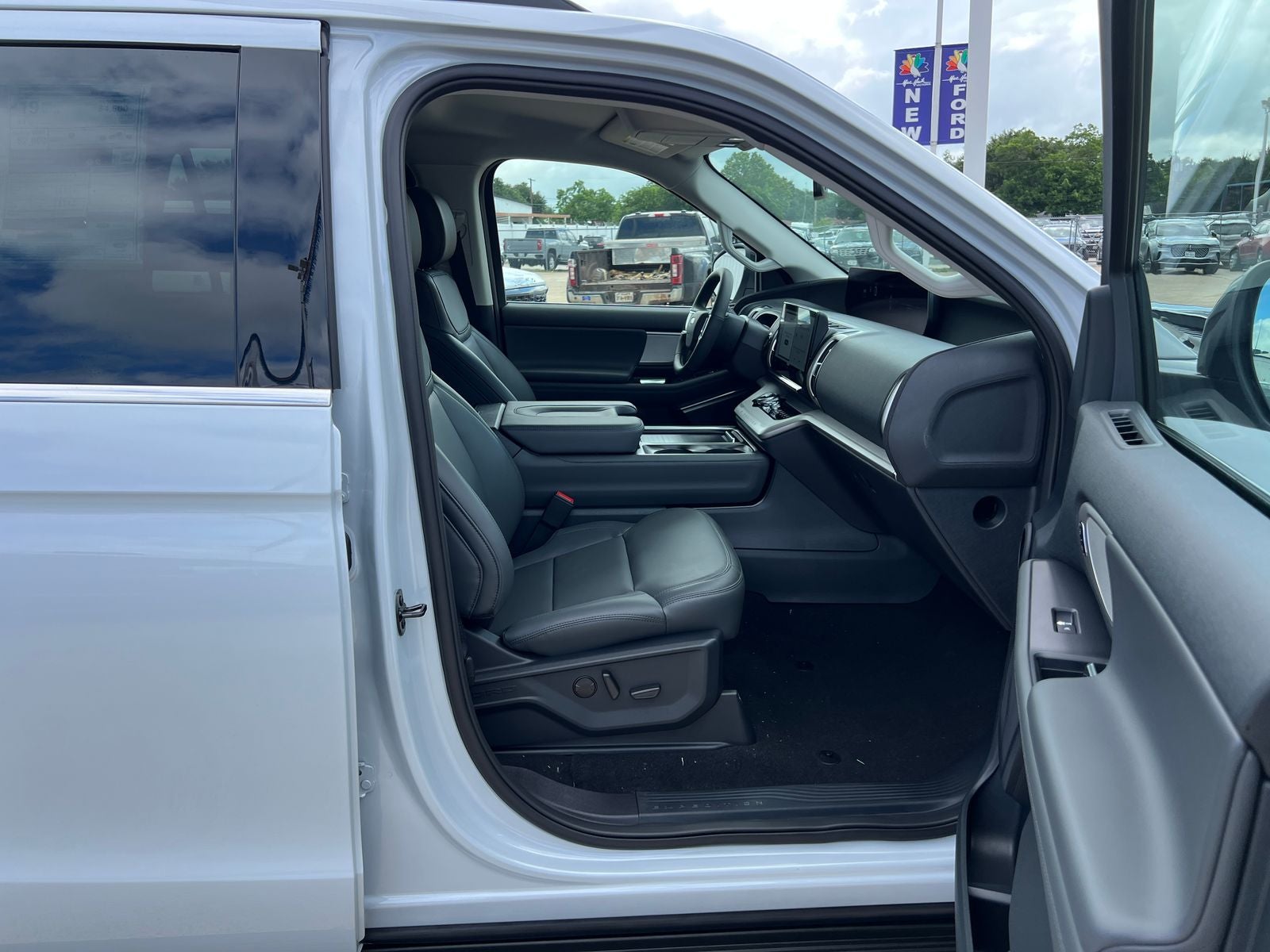 2026 Ford Expedition Active