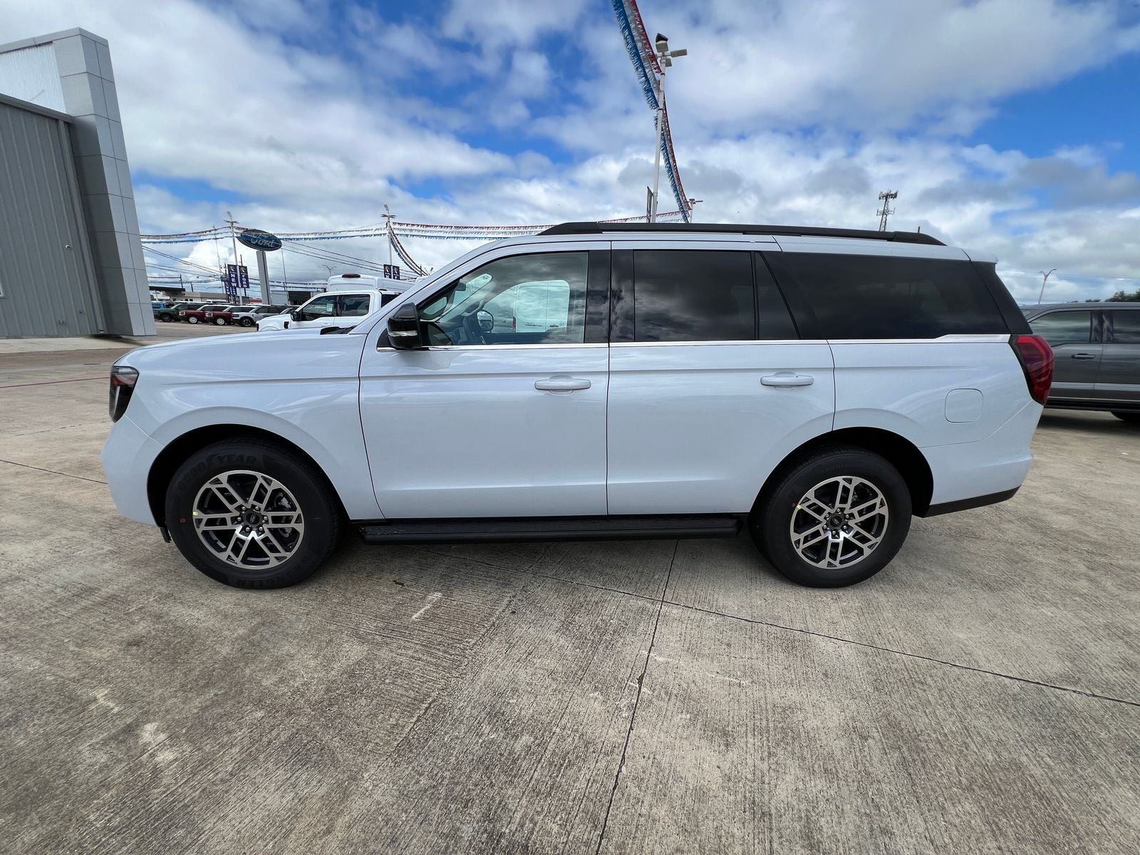 2026 Ford Expedition Active