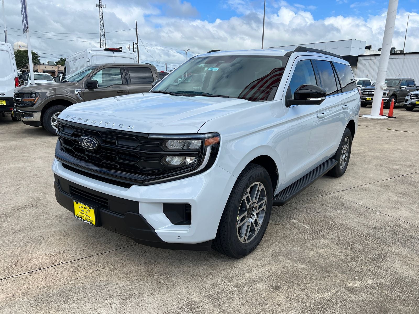 2026 Ford Expedition Active