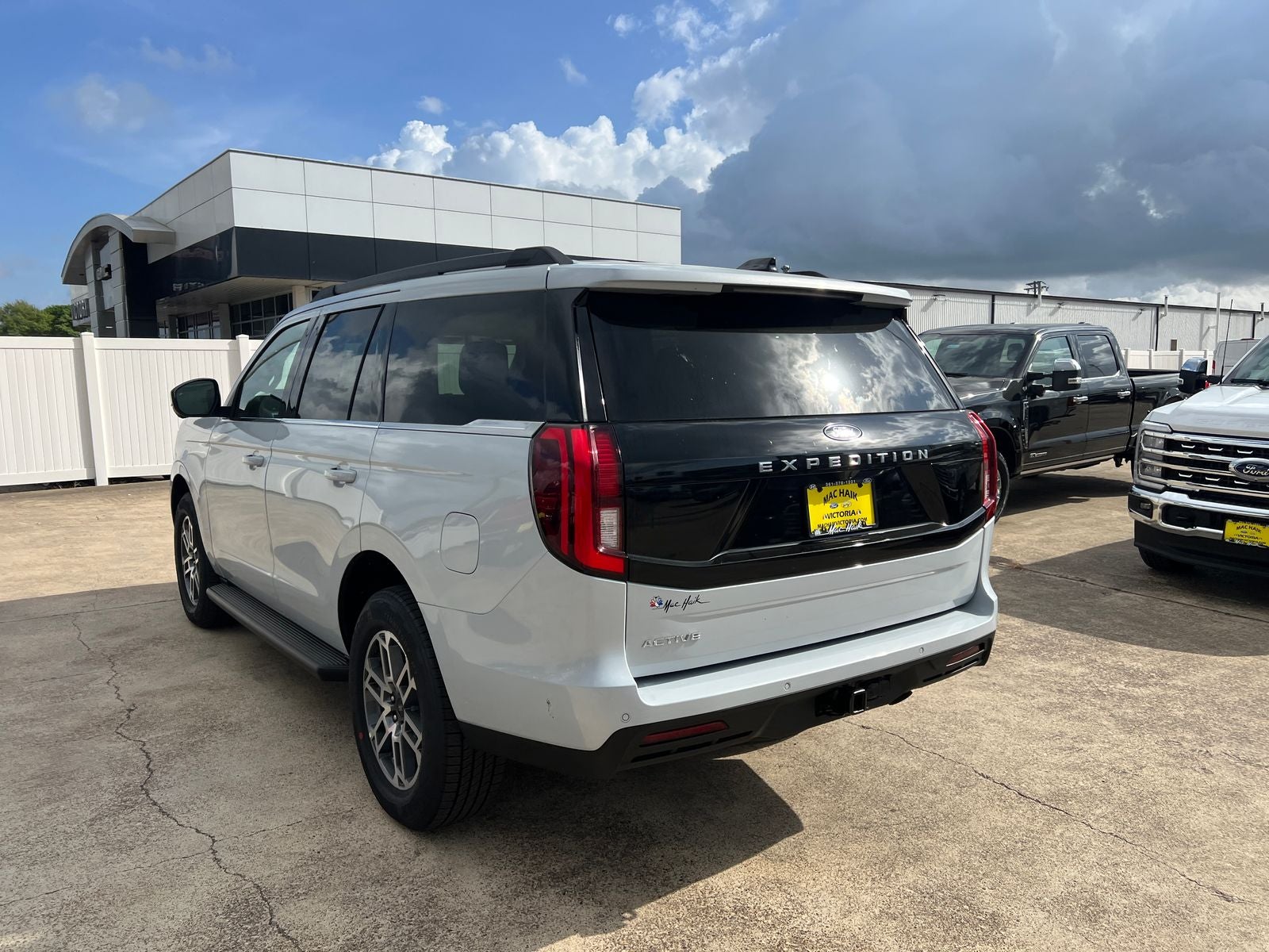 2026 Ford Expedition Active