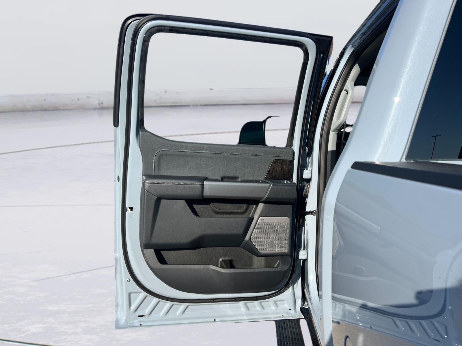 2027 Ford Super Duty F-250 Lariat