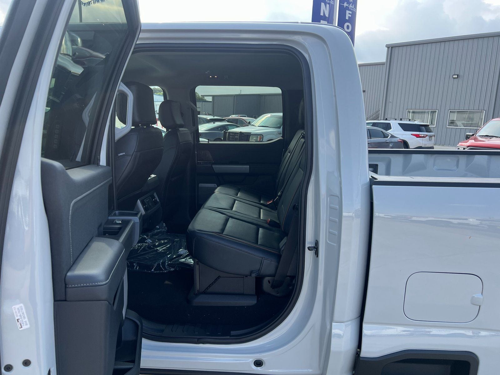 2026 Ford F-350SD Lariat