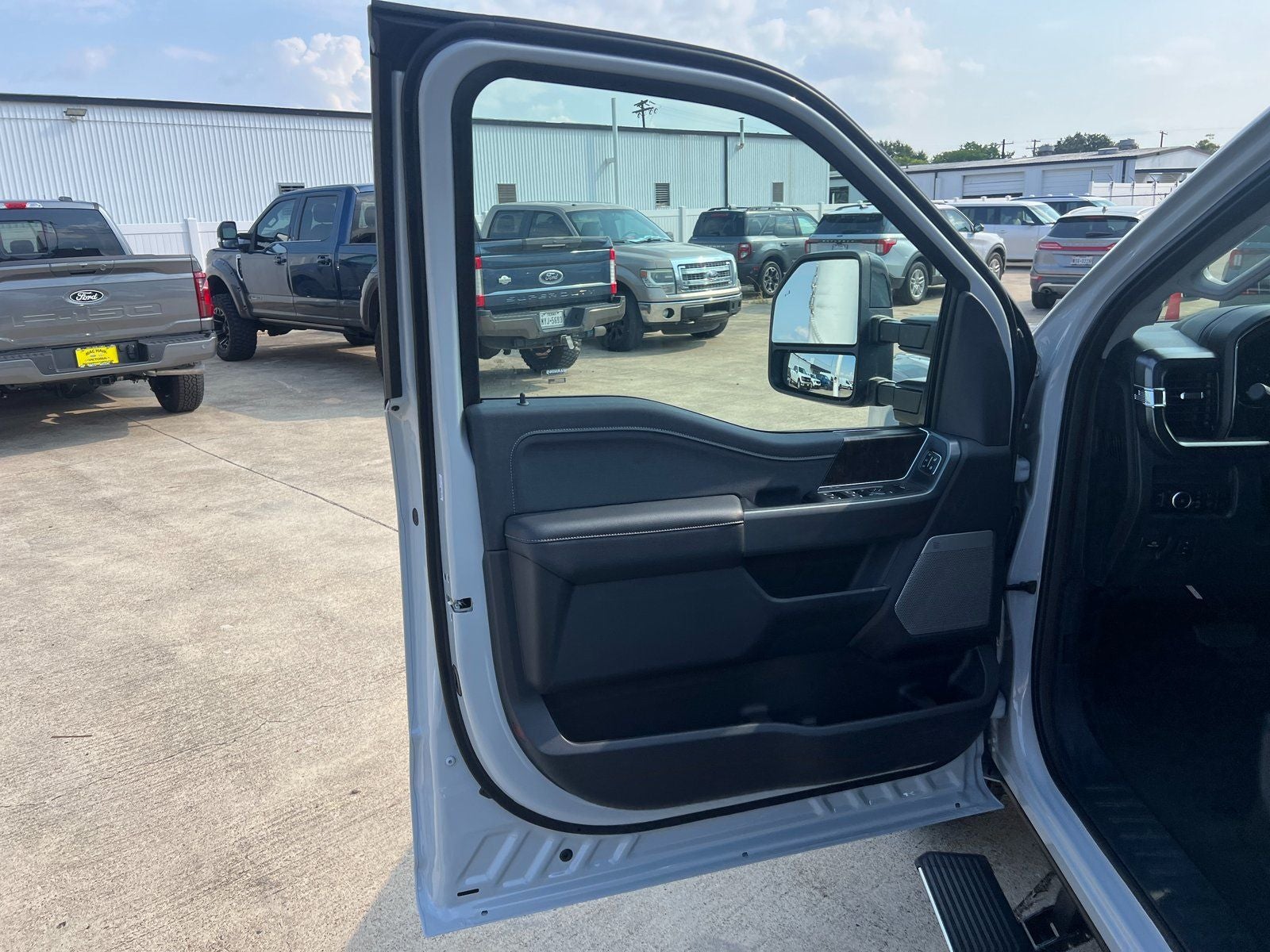 2026 Ford F-350SD Lariat